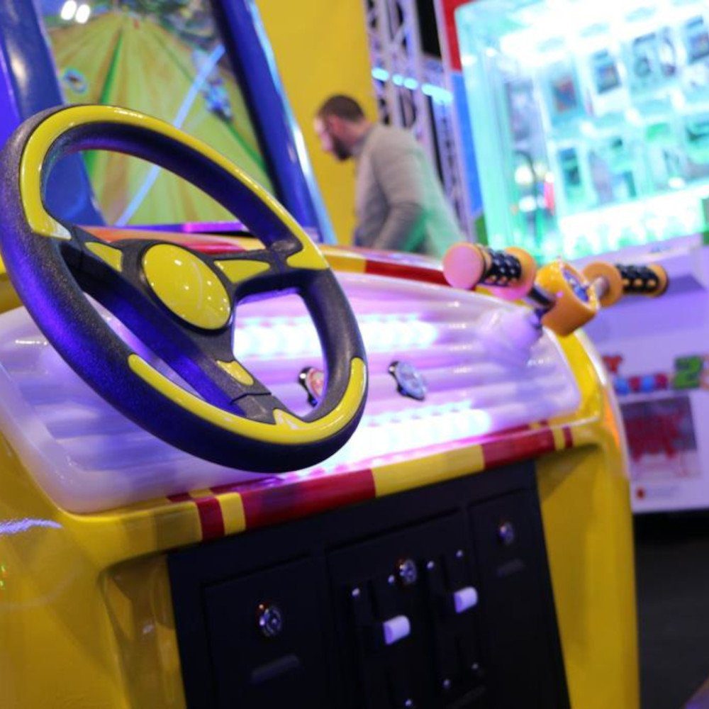 Hot Racers arcade amusement two-player driving machine